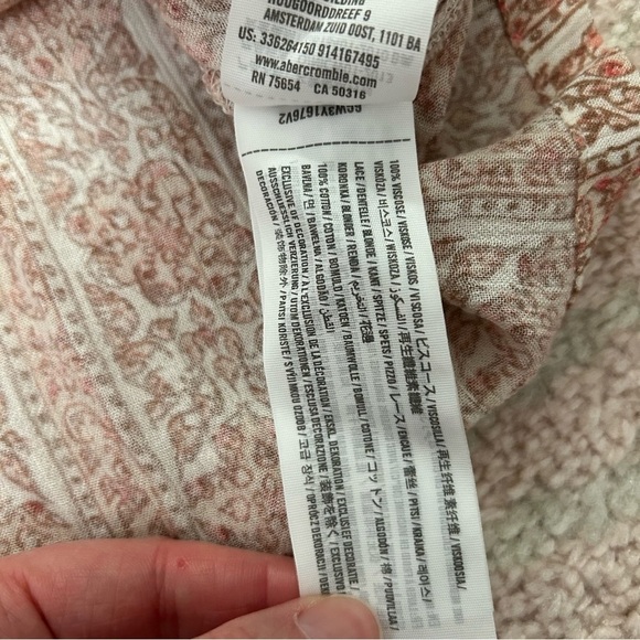 NWT Hollister Boho Babydoll Blouse Bell Sleeves Floral Print Crochet Lace Sz M - Picture 4 of 10